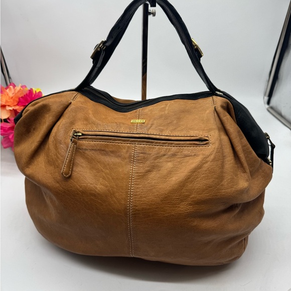 BE & D Elegant Brown Large Leather Handbag